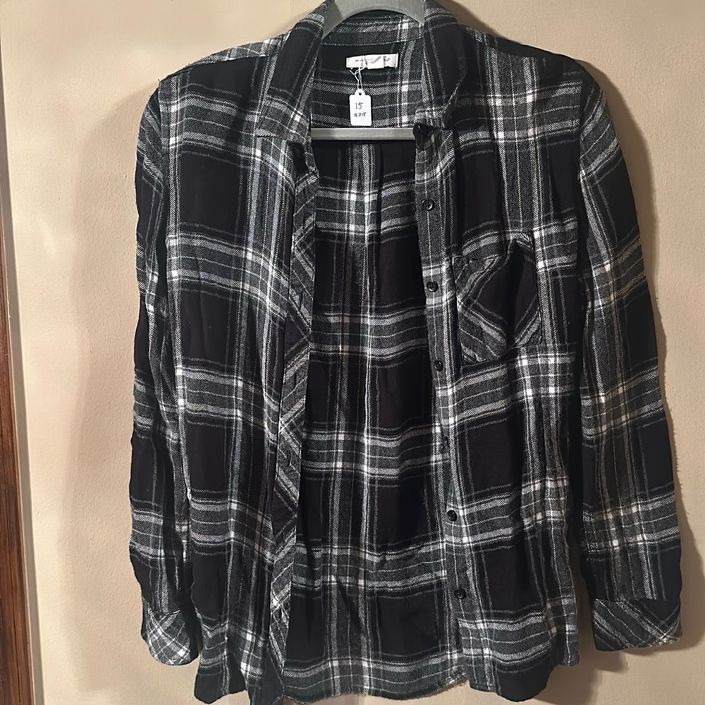 Beach, lunch and lounge plaid button-down
Size extra small 
Worn very lightly